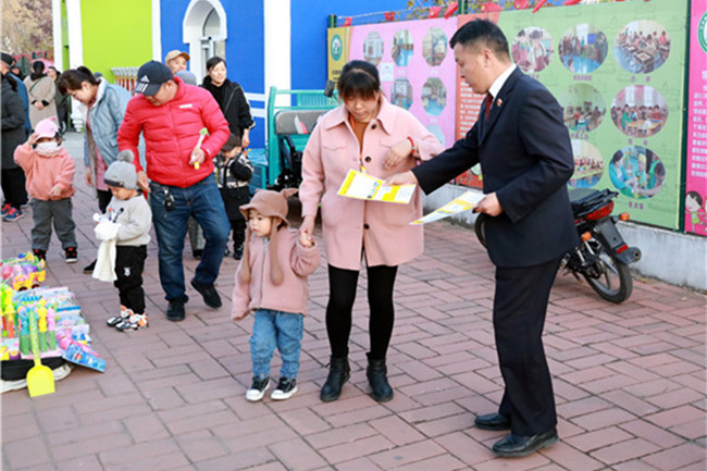 黑龙江逊克：干警在幼儿园开展普法宣传